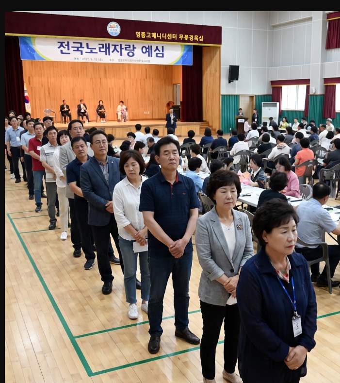 Preliminary audition contestants waiting backstage at the KBS National Singing Contest Yeongjong-gu edition